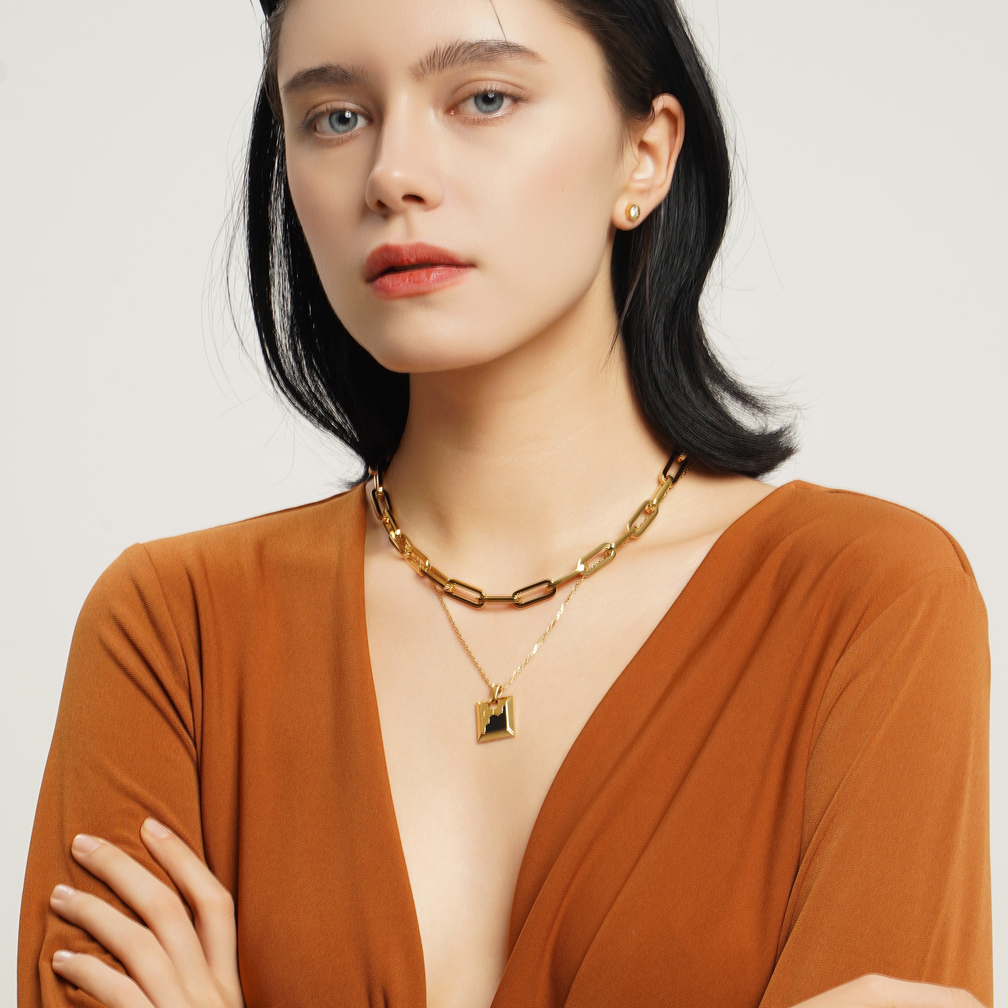 LG016 Honeycomb Radiance Pendant Necklace