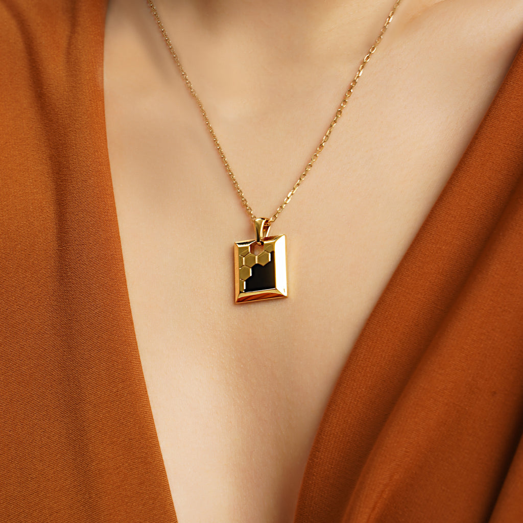 LG016 Honeycomb Radiance Pendant Necklace