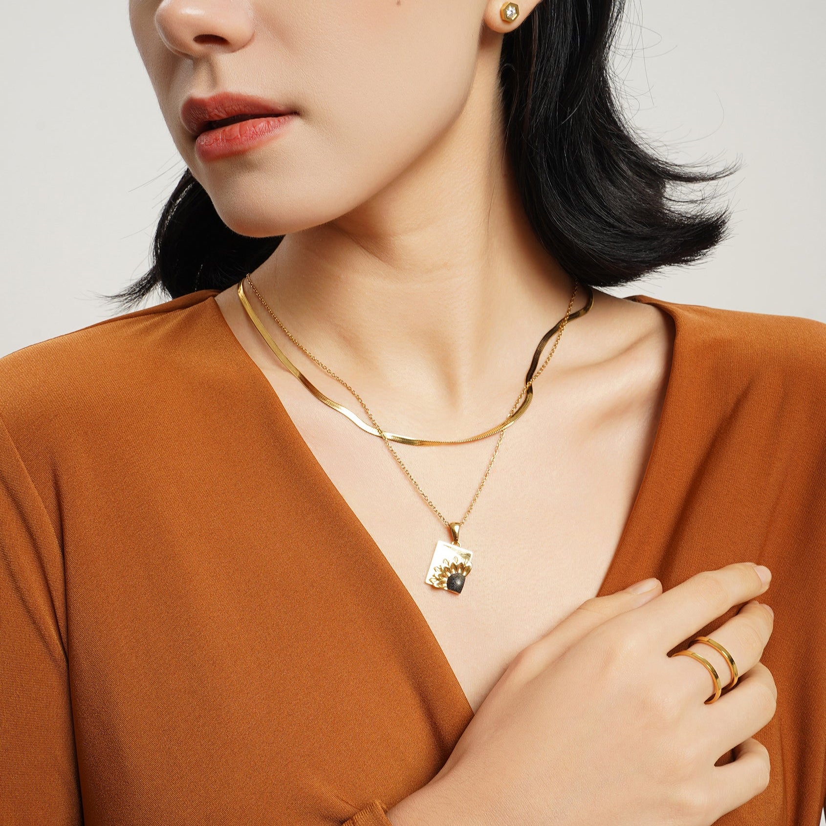 LG017 Sunlit Bloom Pendant Necklace