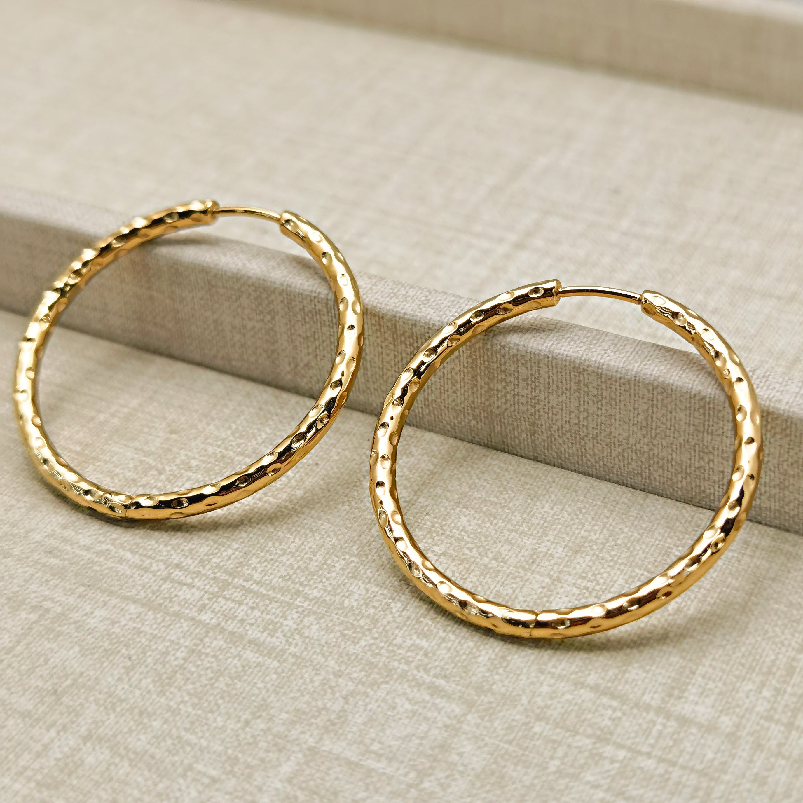 LG050 Embossing Hoop(20/30mm) Earrings