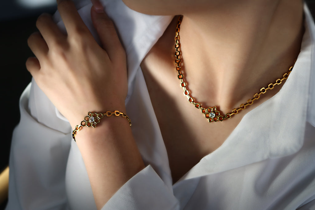 LG004 Honeycomb Bloom  Necklace/Bracelet Set