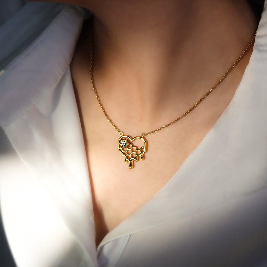 LG015  Honey Drip Heart Pendant Necklace
