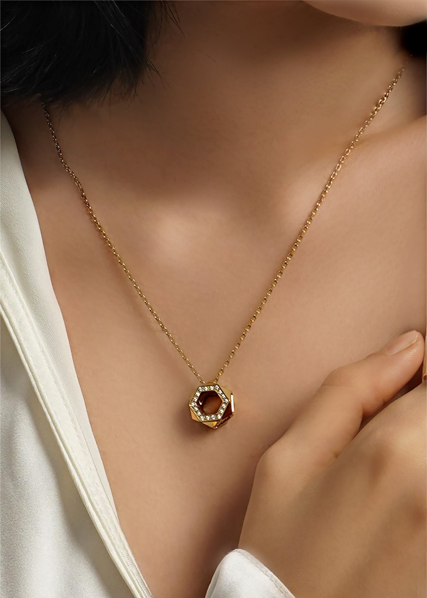 LG014 Hexa Spark Moissanite Pendant Necklace