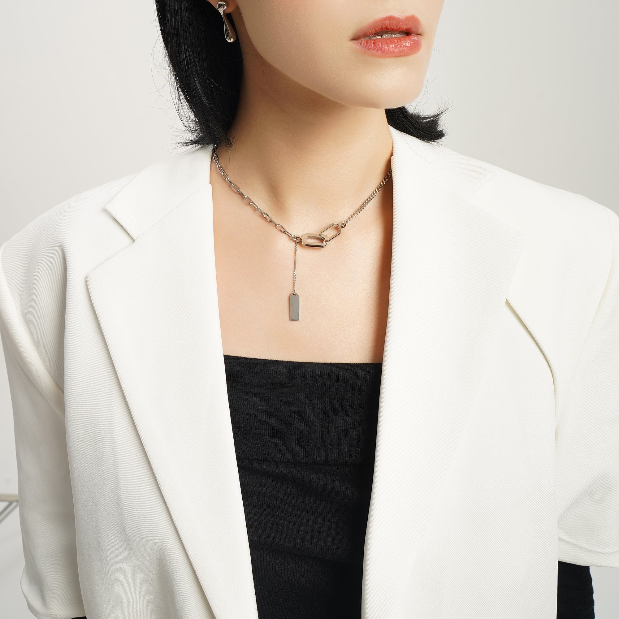 LG012 Paper Clips Tag Moissanite Necklace