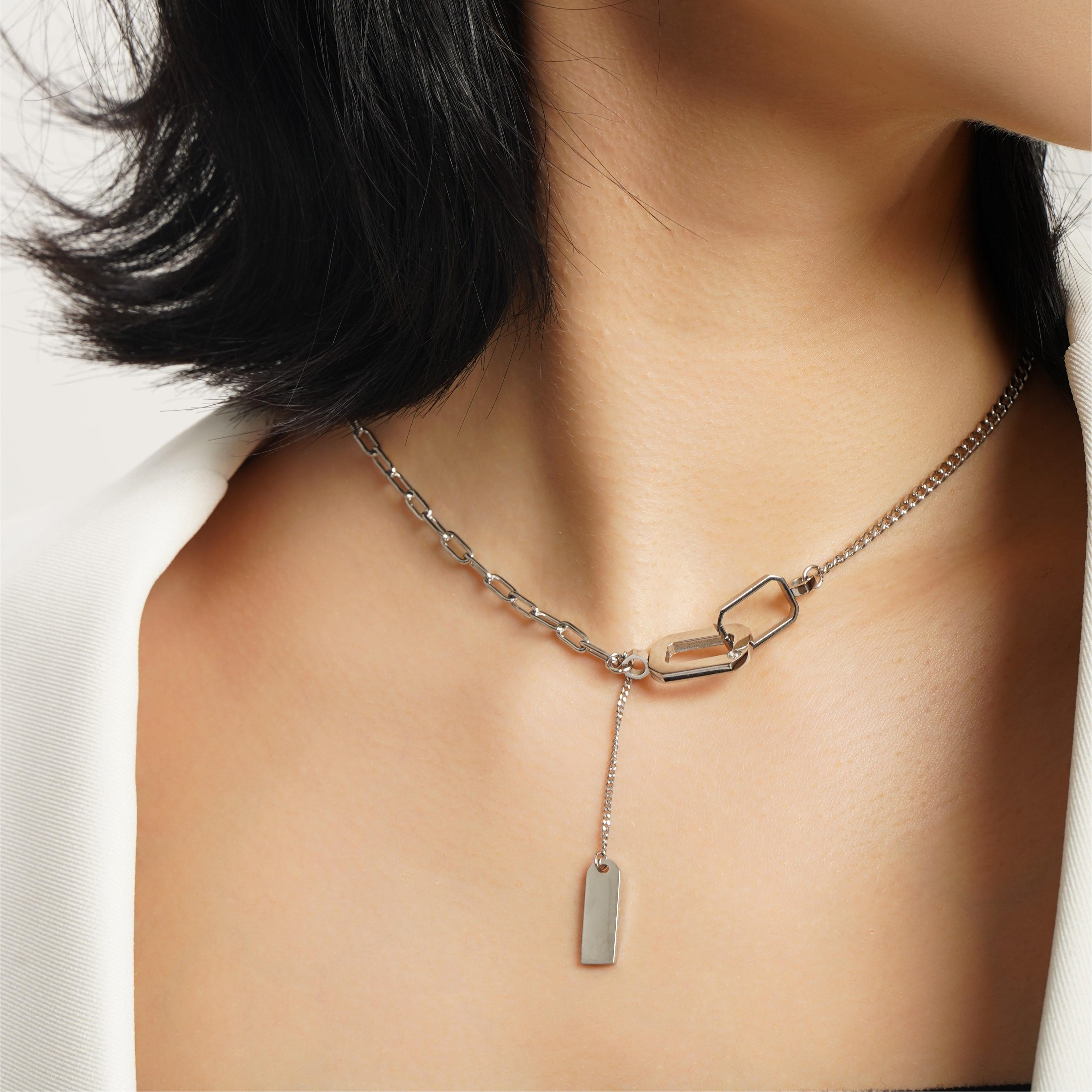 LG012 Paper Clips Tag Moissanite Necklace