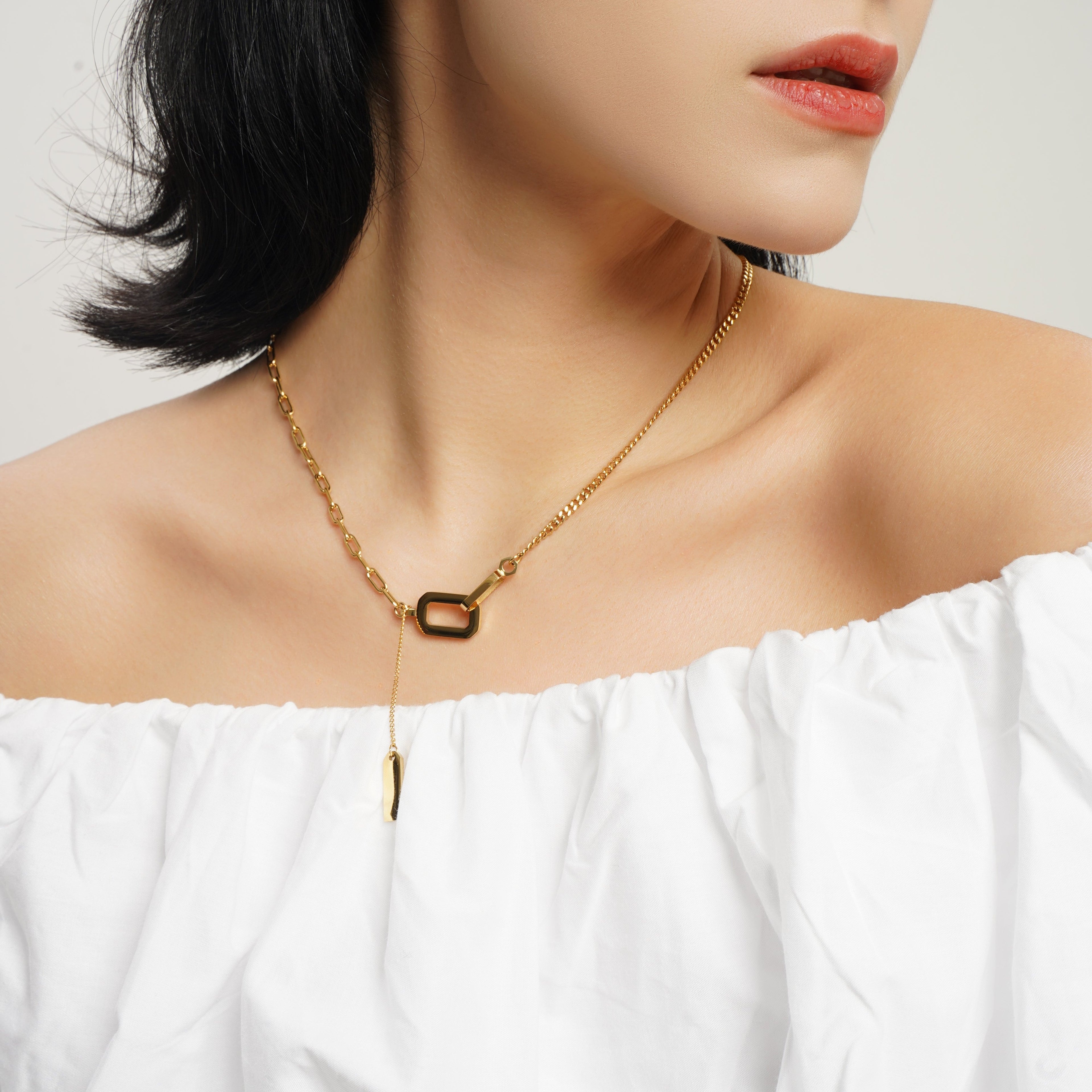 LG012 Paper Clips Tag Moissanite Necklace