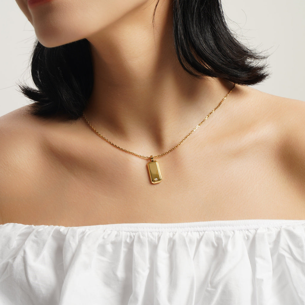 LG024 Radiant Tag Pendant Necklace