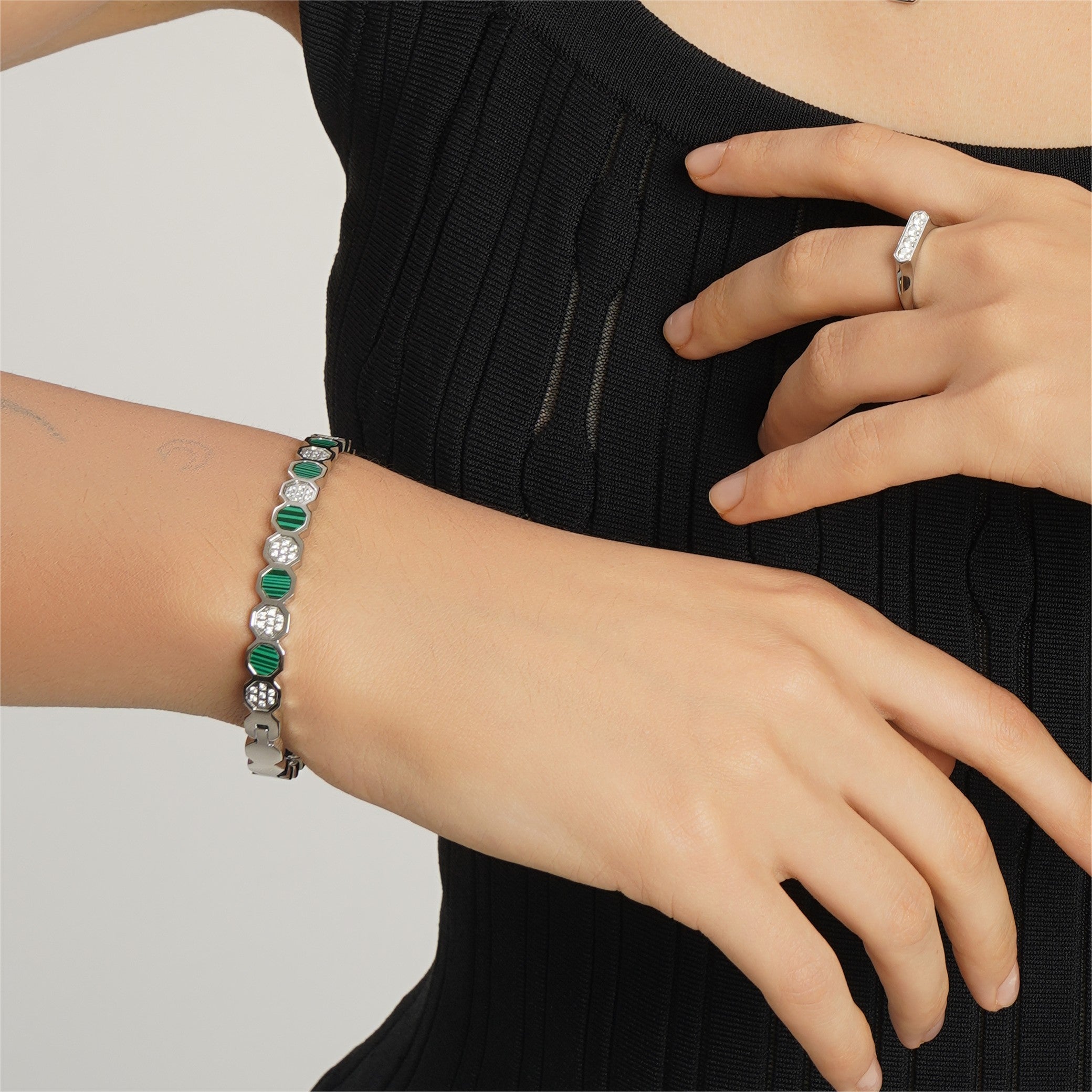 LG038 HexaGlow Malachite Bangle