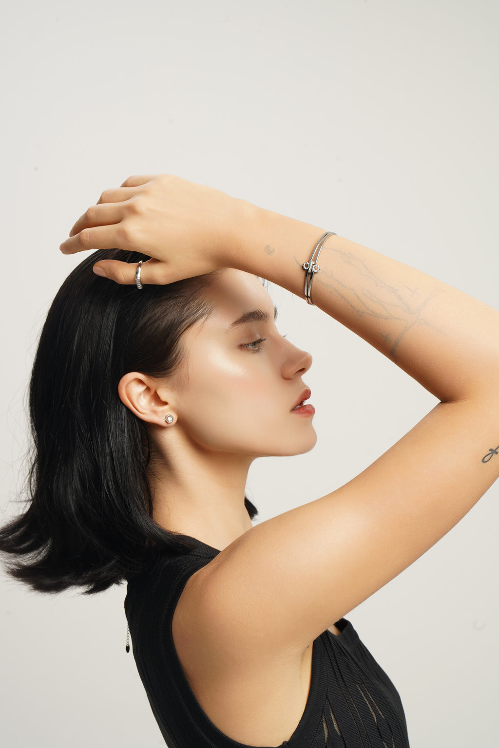 LG037 Bow of Grace Bangle