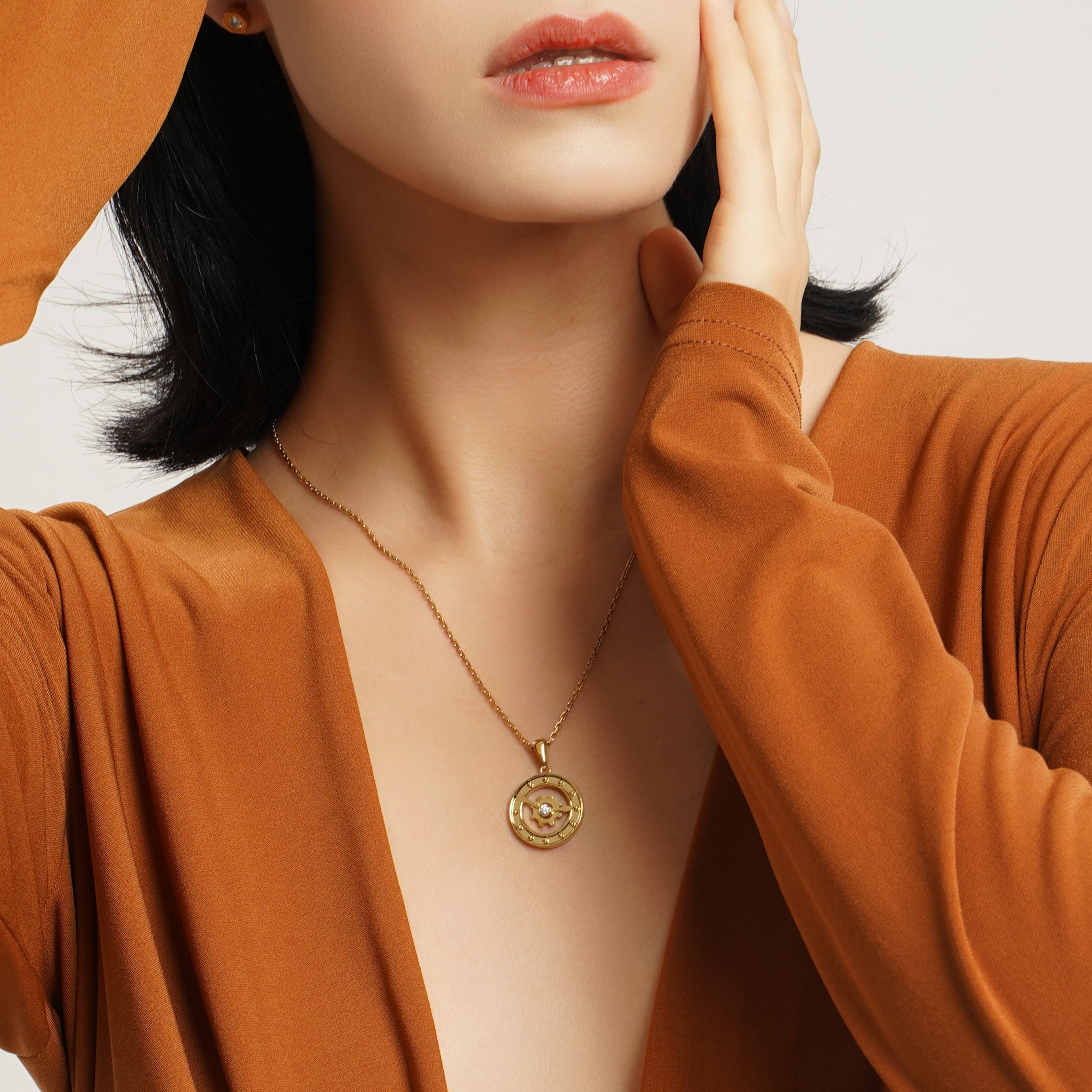LG013 Golden Clock Gear Pendant Necklace