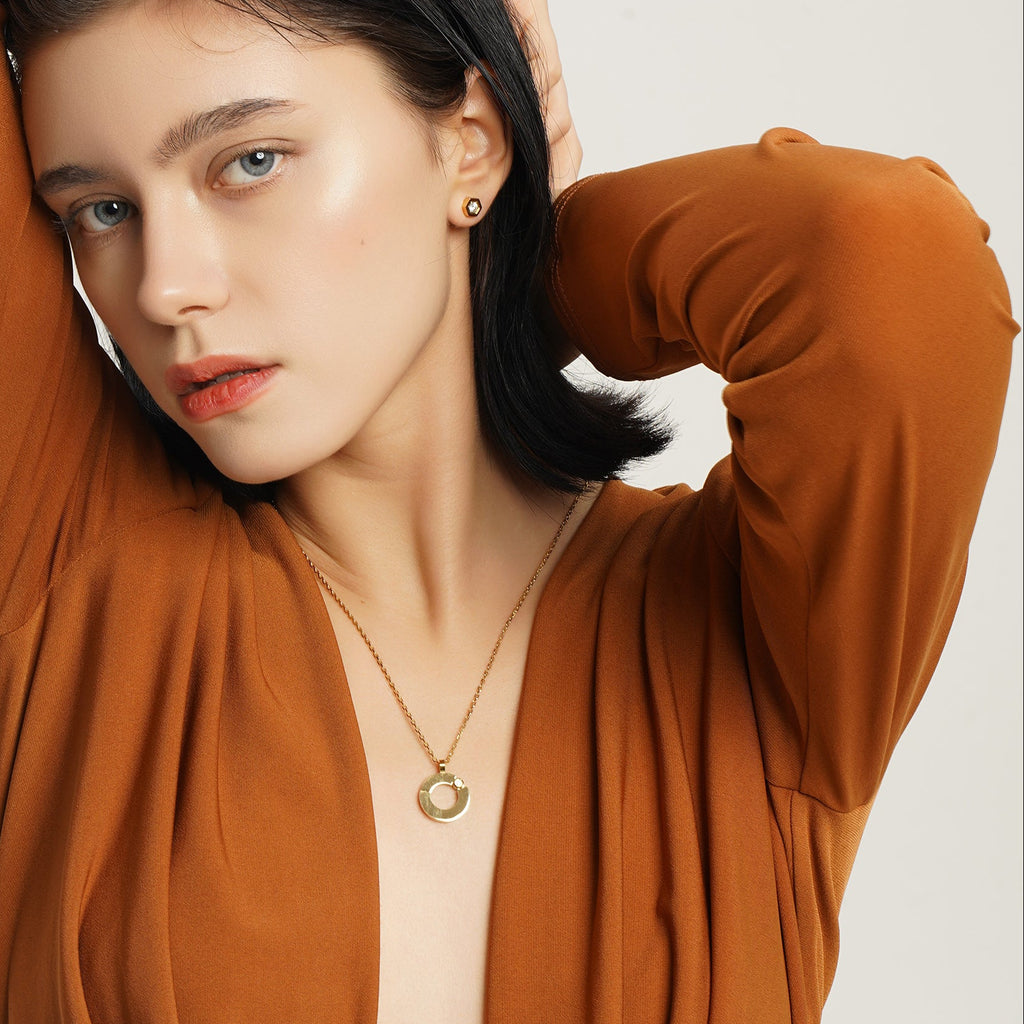 LG025 Golden Unity Pendant Necklace