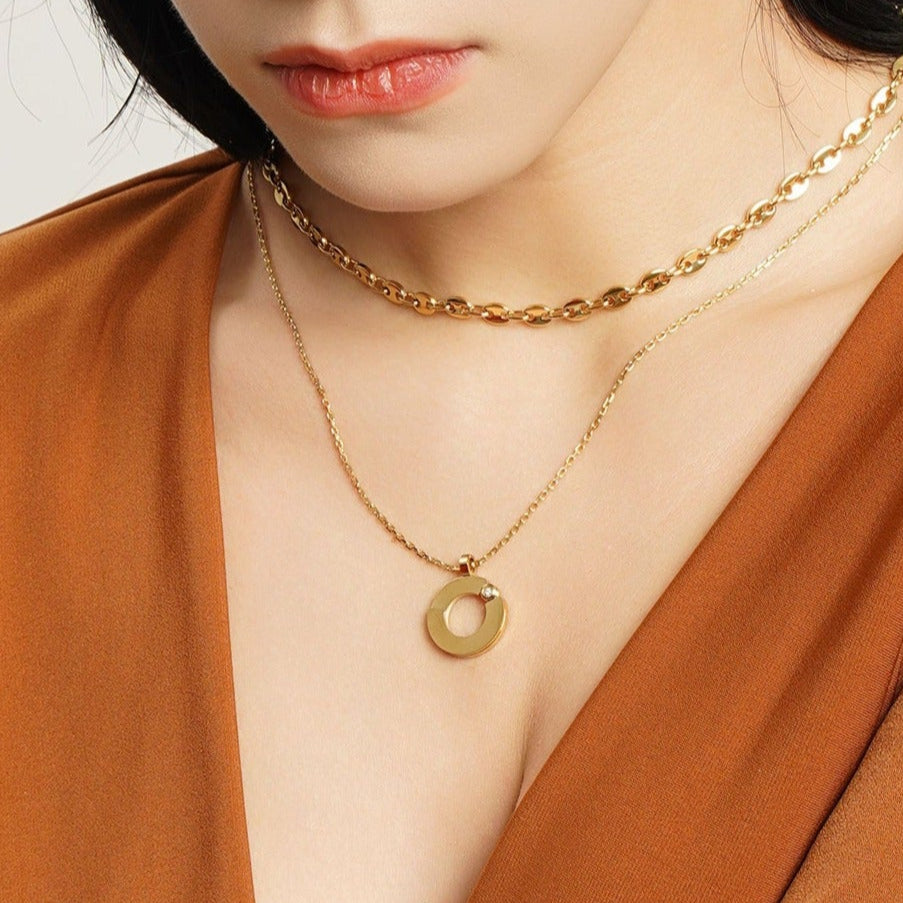 LG025 Golden Unity Pendant Necklace