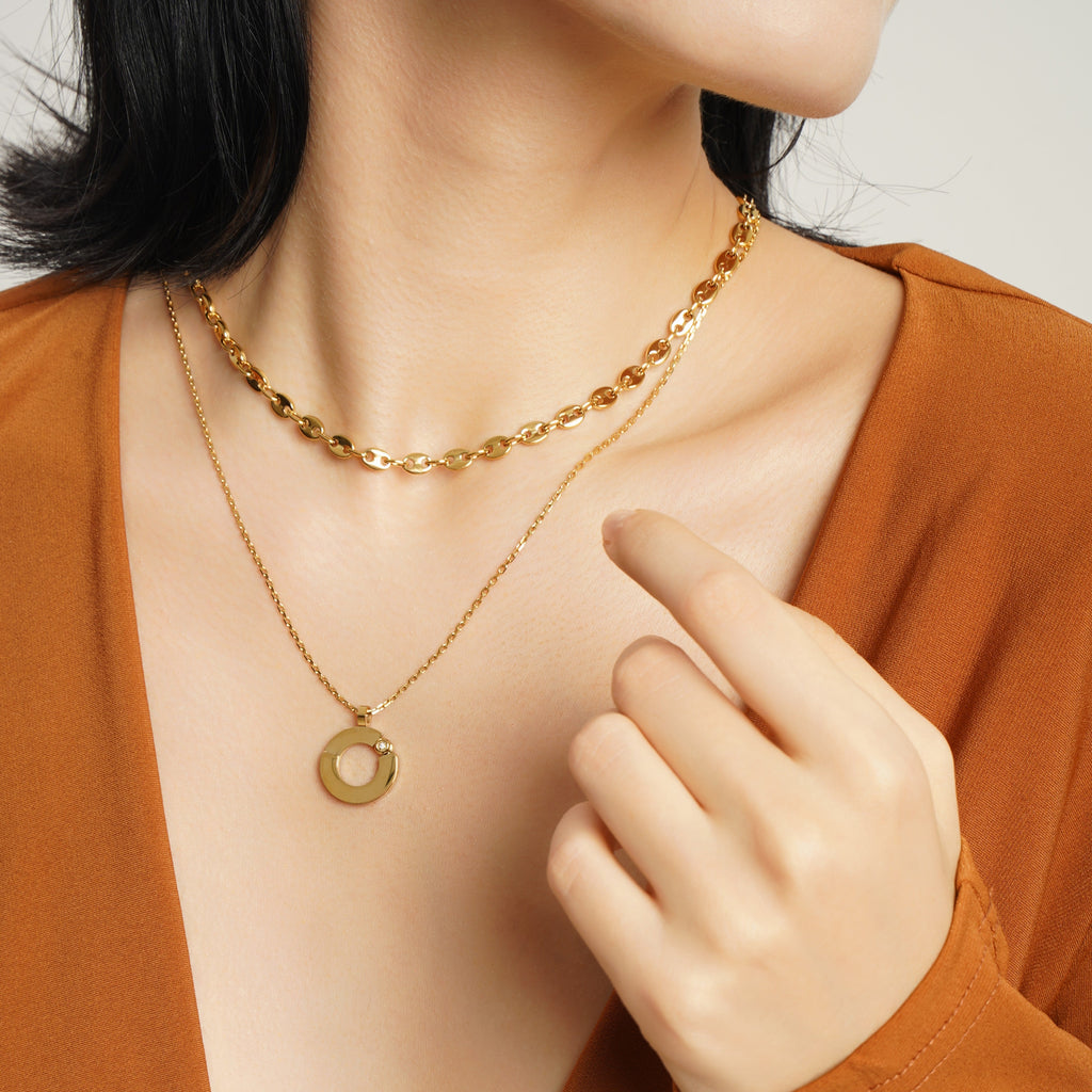 LG025 Golden Unity Pendant Necklace