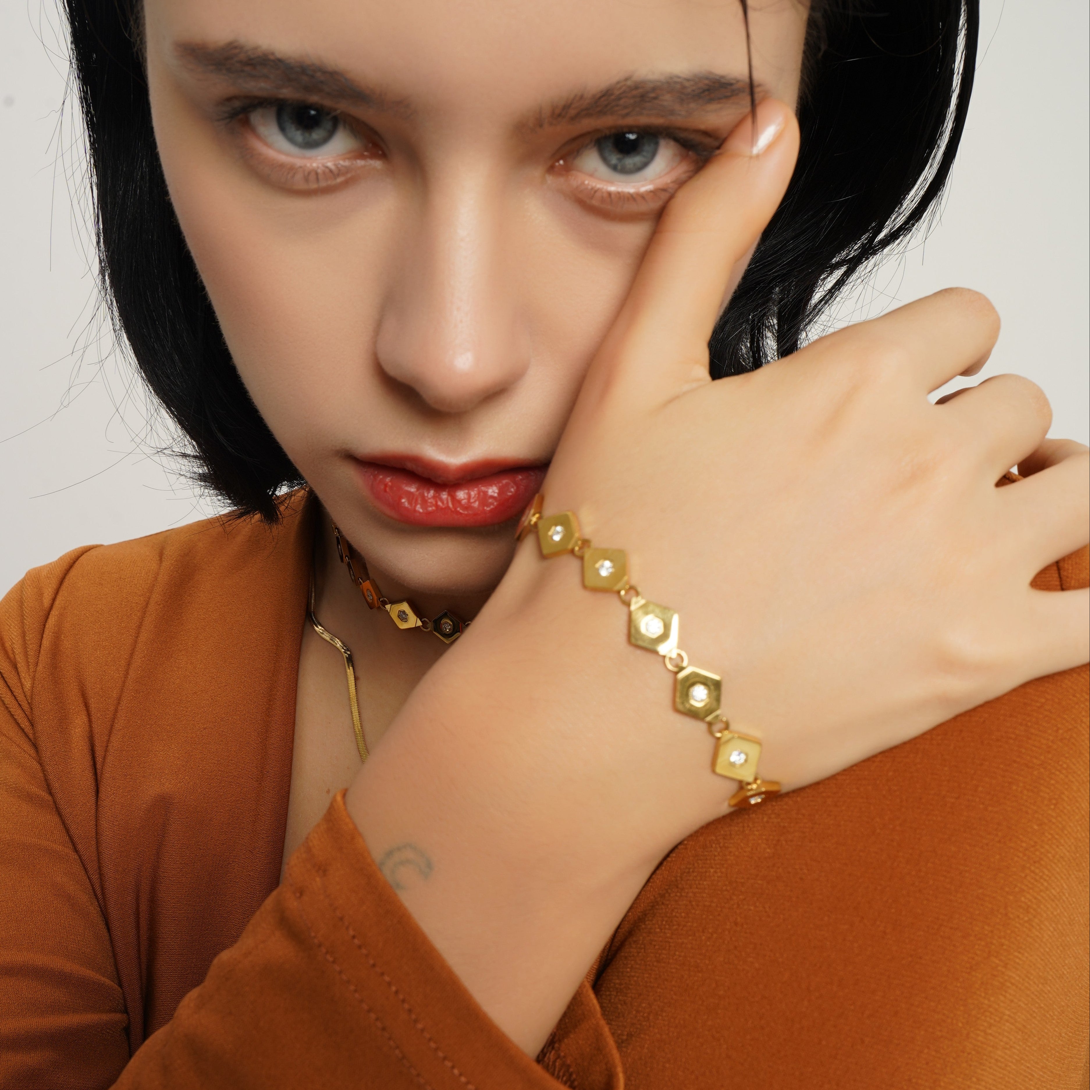 LG002 Hexagonal Harmony Necklace/Bracelet Set