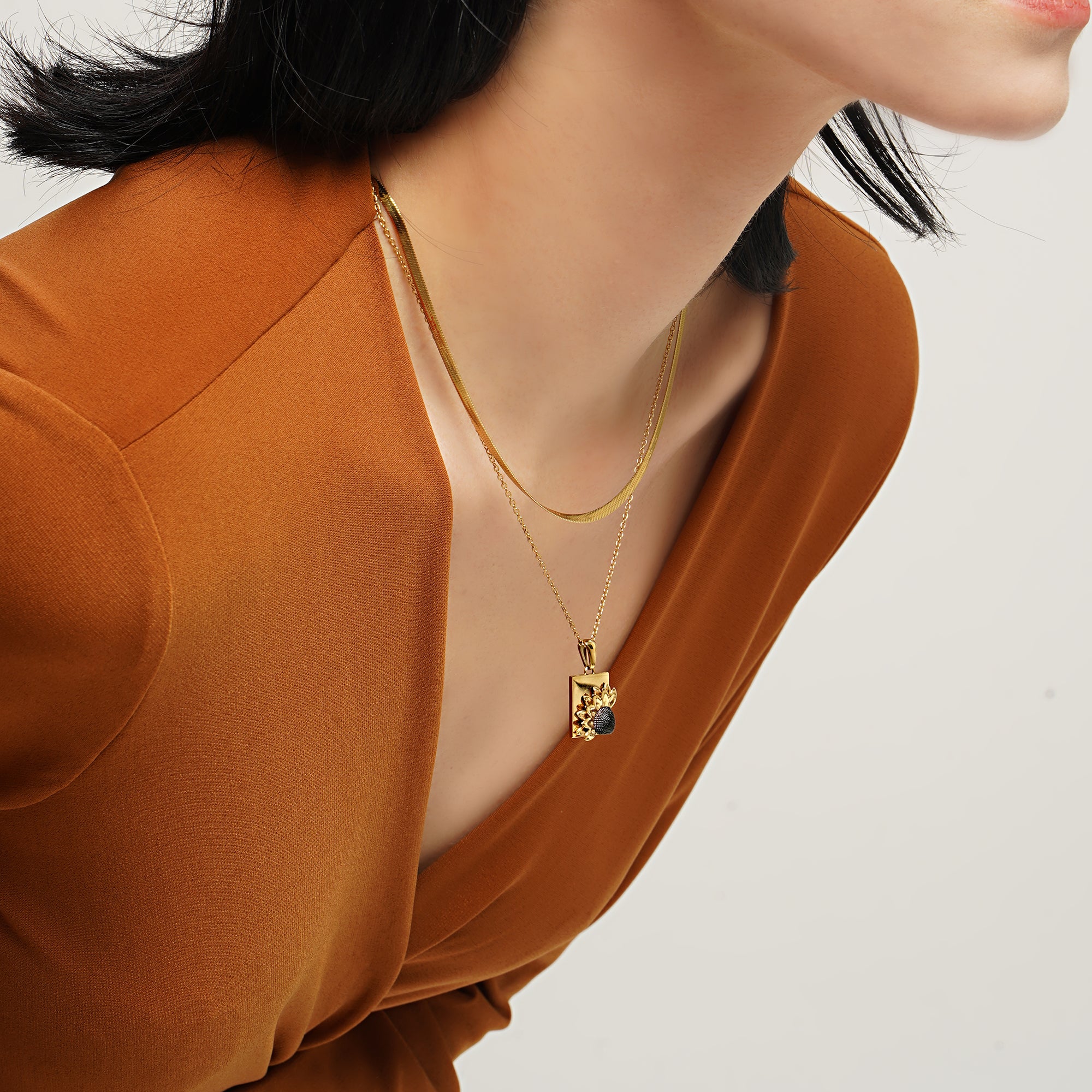 LG017 Sunlit Bloom Pendant Necklace