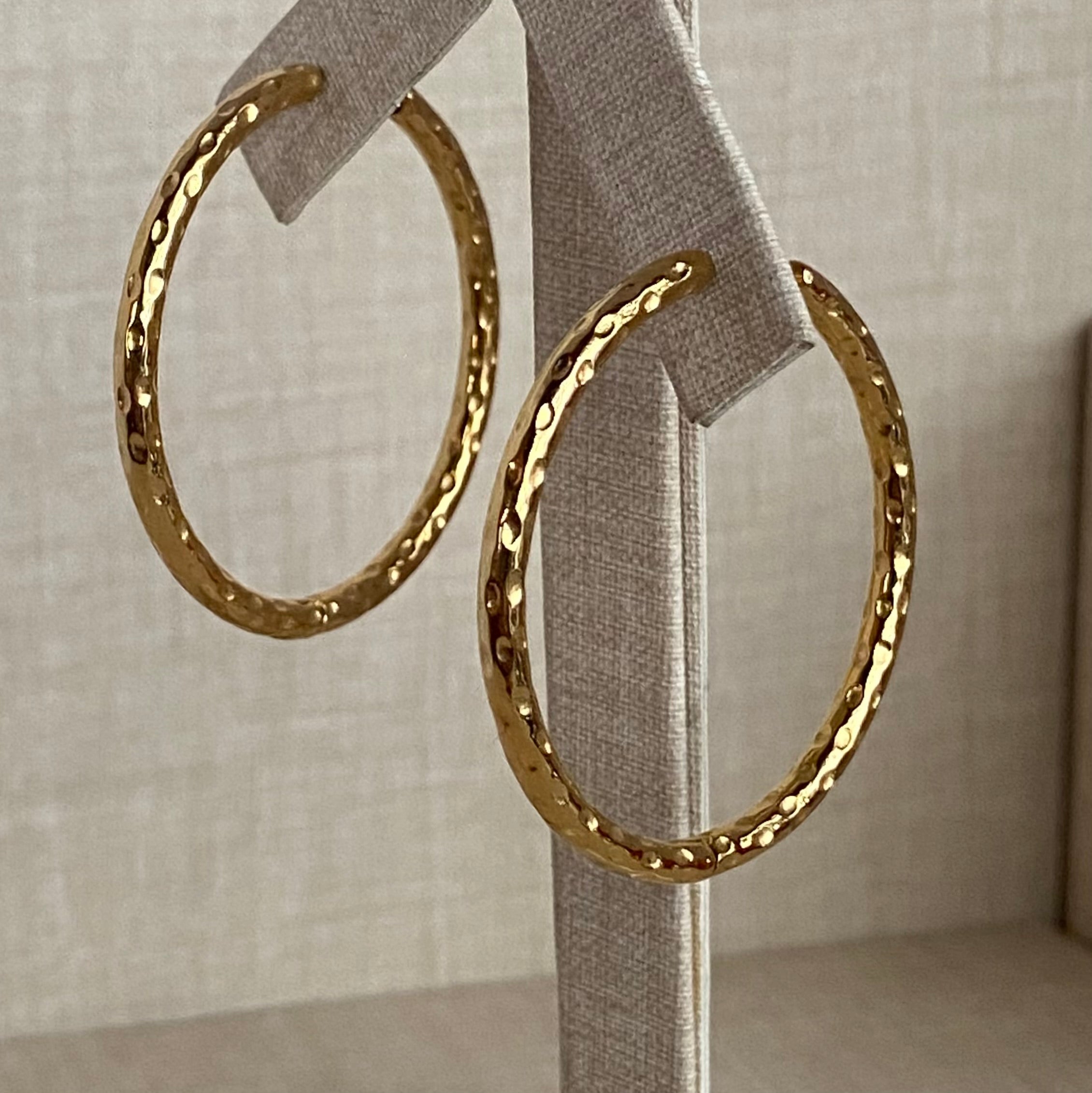 LG050 Embossing Hoop(20/30mm) Earrings